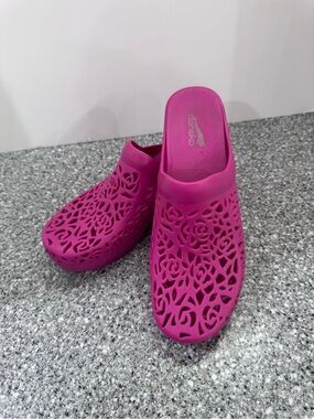 Dansko Pippa Floral Cutout EVA Clogs Fuchsia Pink Size 41 US 11